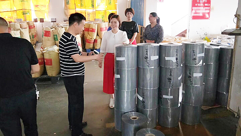 鋁型材熱收縮膜定制，就找廣一塑，廣一塑精工制作，專注收縮膜生產(chǎn)
